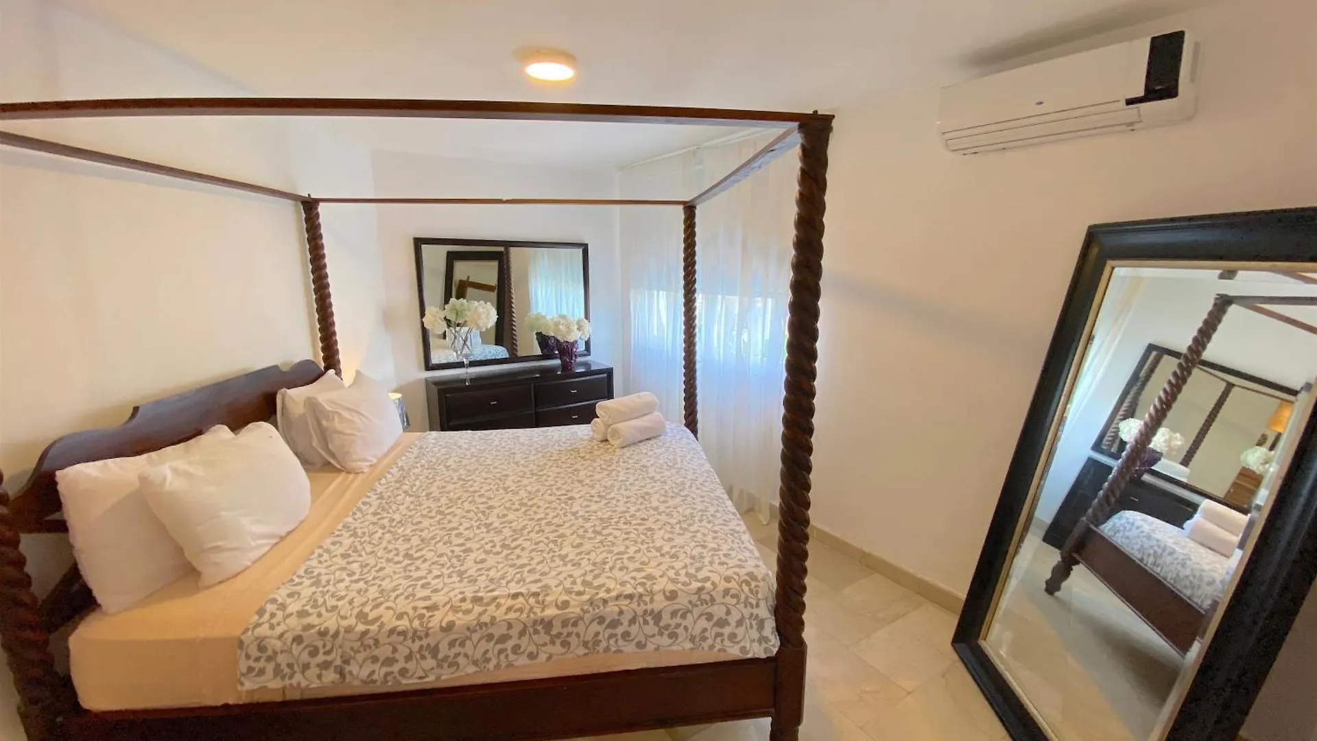 Los Corales Villas And Suites - Beach Club, Spa, Restaurants プンタ・カナ 5*,