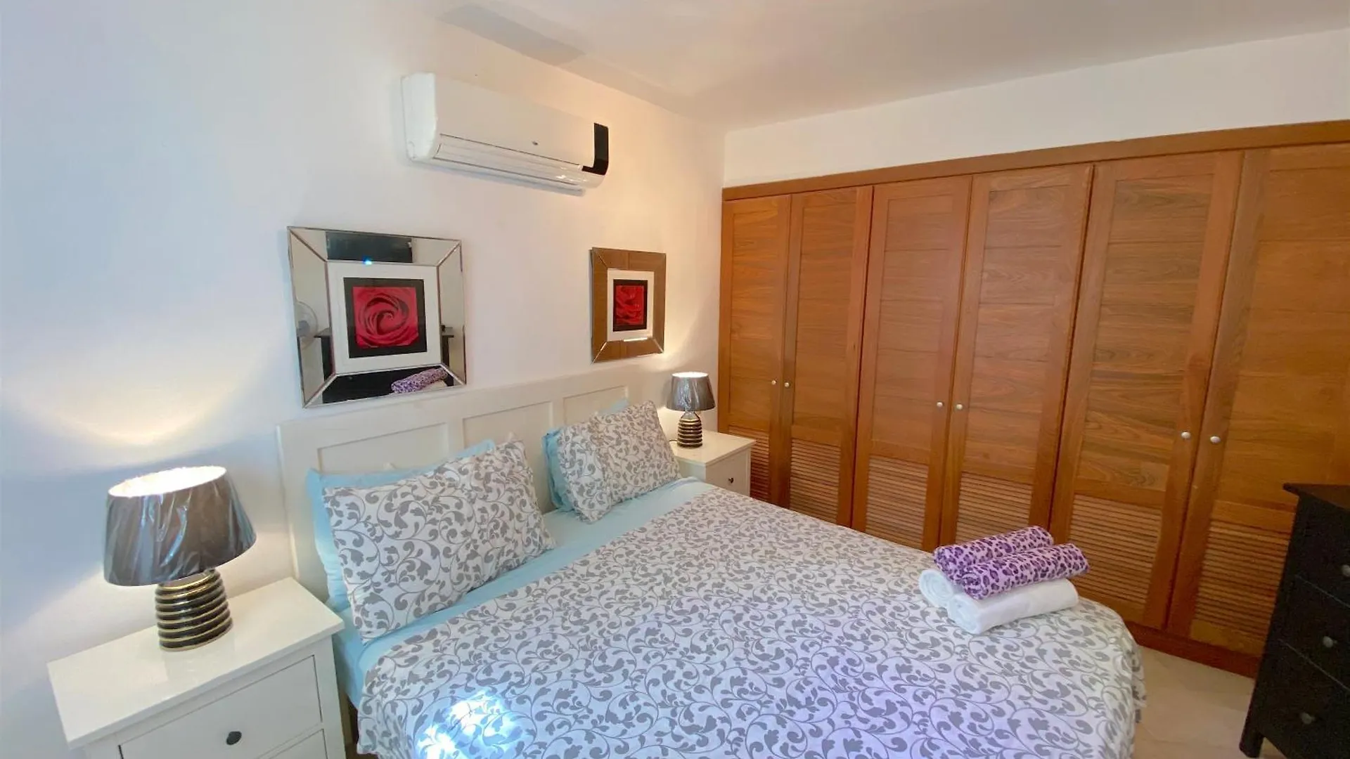 Los Corales Villas And Suites - Beach Club, Spa, Restaurants プンタ・カナ ホテル