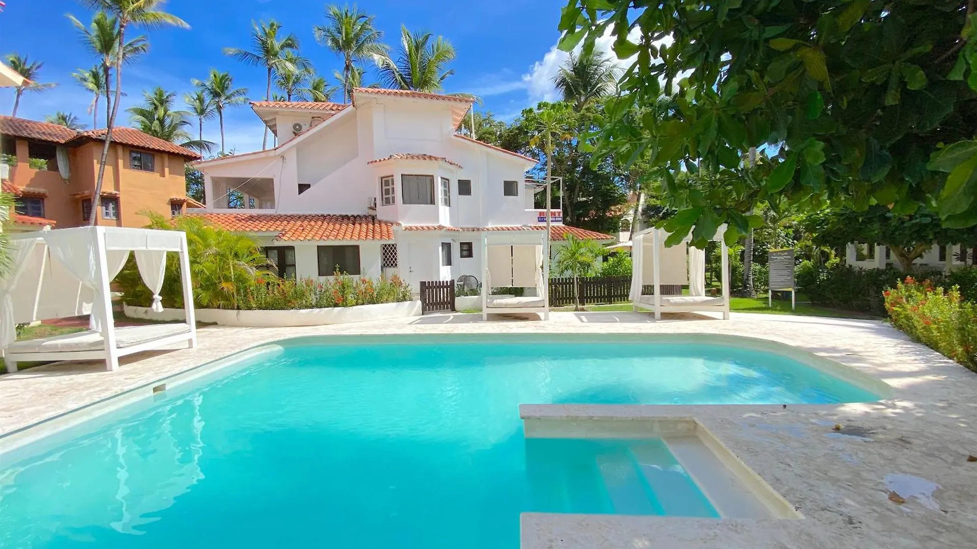 ホテル Los Corales Villas And Suites - Beach Club, Spa, Restaurants プンタ・カナ